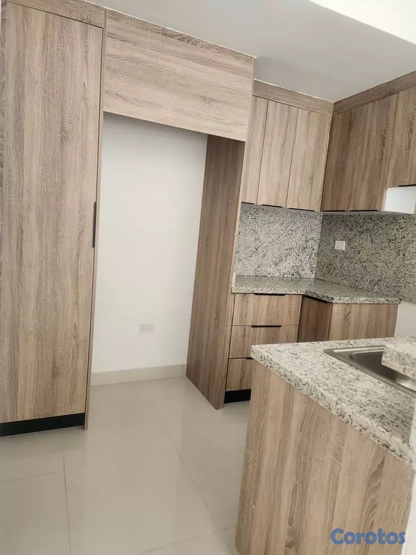 apartamentos - renacimiento alquiló una habitación 1.5 baños balcón parqueo piso 6 área social  2