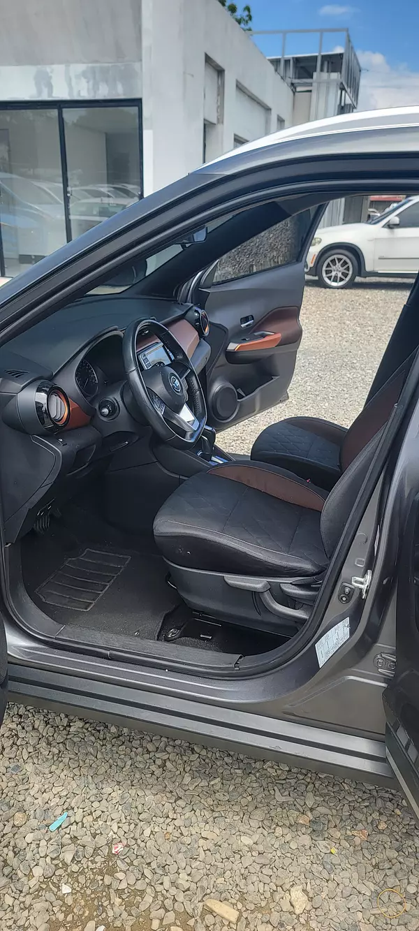 jeepetas y camionetas - NISSAN KICKS 8
