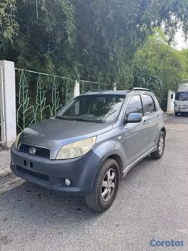 jeepetas y camionetas - Por motivo de viaje se vende excelentes condiciones  4