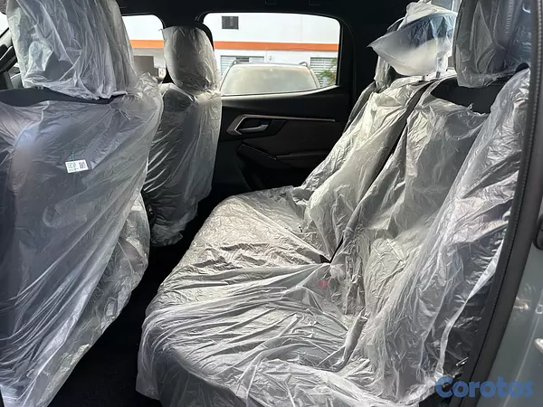 jeepetas y camionetas - Isuzu D-Max 2027  9