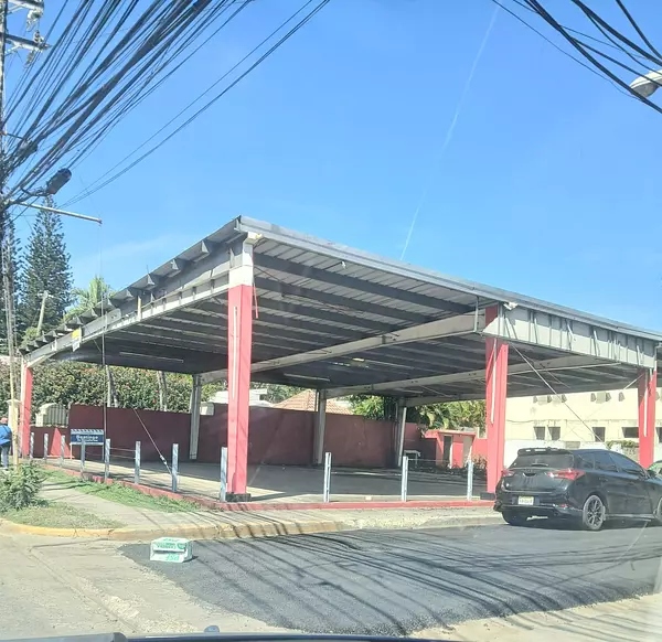 oficinas y locales comerciales - Local Comercial en Ave. Juan Pablo Duarte 1