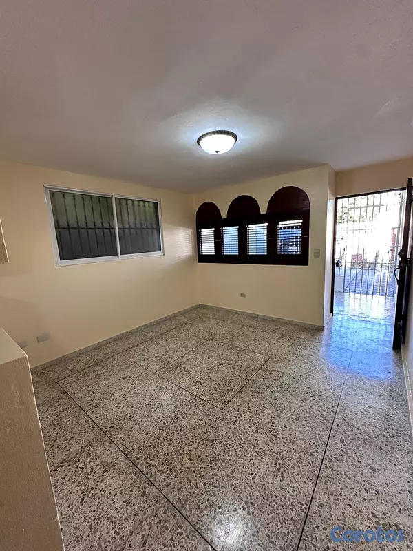 casas - Se alquila Casa renovada en Santiago 5