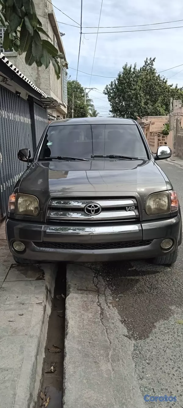 jeepetas y camionetas - TOYOTA TUNDRA AMERICANA AÑO 2006 CONTACTO WHATSAPP 11