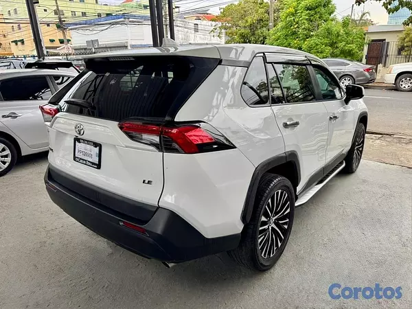 jeepetas y camionetas - Toyota RAV4 2023 LE plus  5