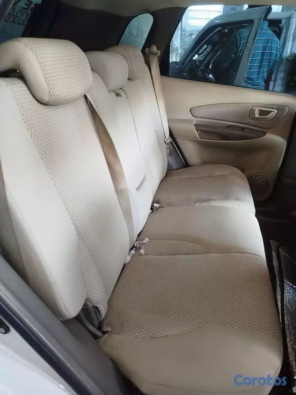 jeepetas y camionetas - Vendida -
Hyundai Tucson 2010  v4  Gasolina Motor DOHC 6