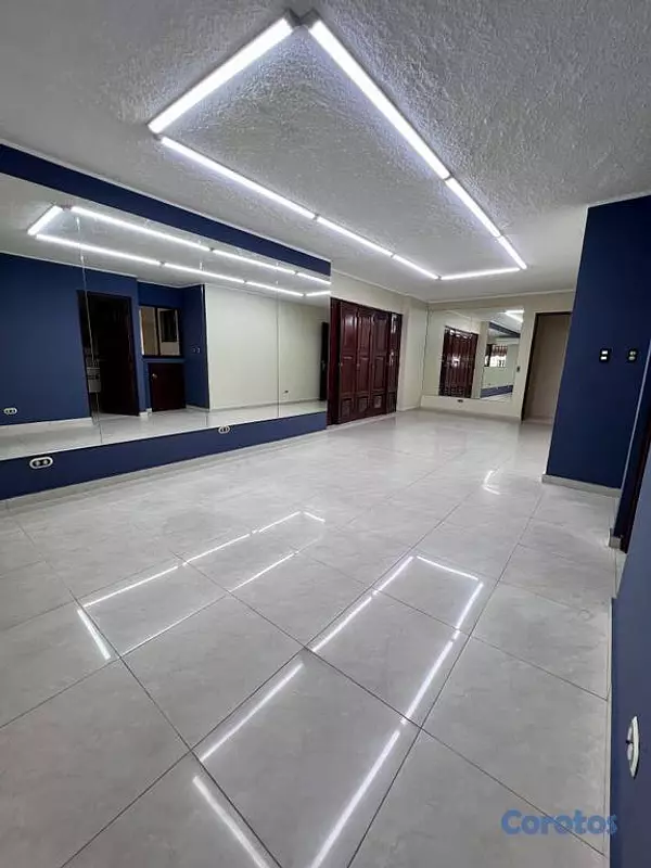 casas - Casa de 4 habitaciones 4 baños en alquiler para ne 8