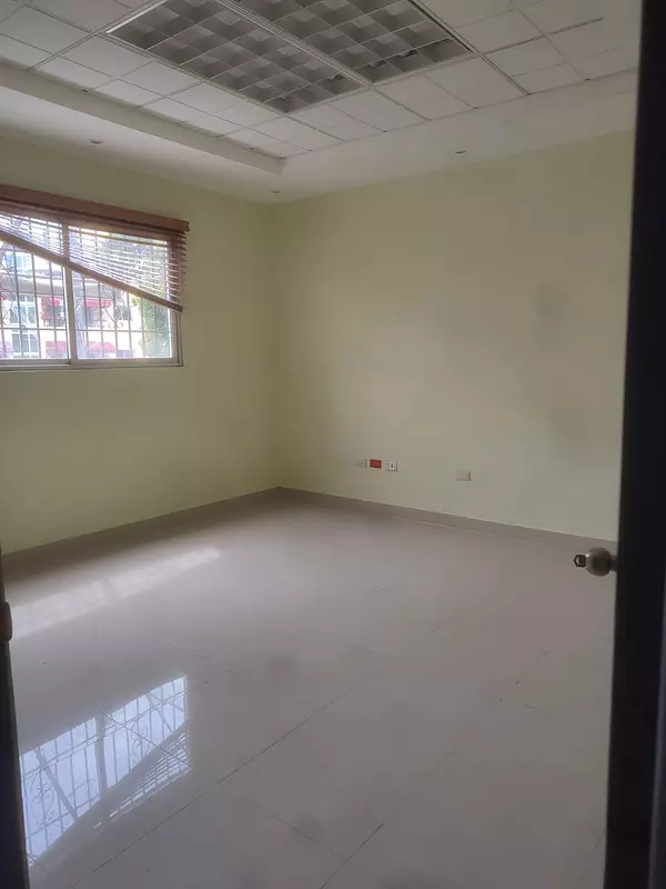 oficinas y locales comerciales - Local comercial en Gazcue.  6
