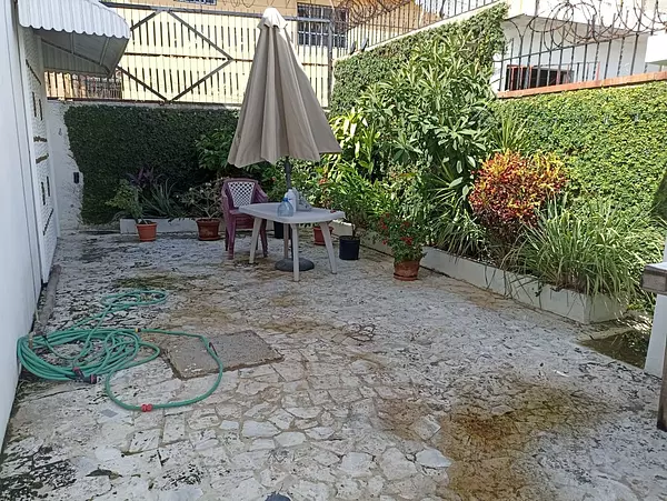casas - Urbanización tropical, km 7 de la independencia. 

Hermosa casa con patio grande 3