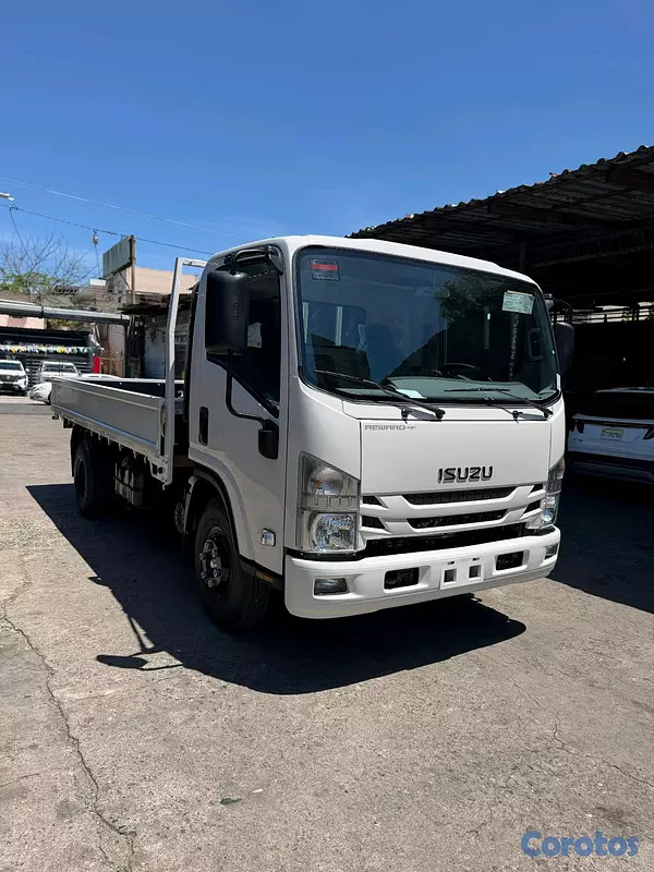 camiones y vehiculos pesados - Isuzu NPR 2027  9