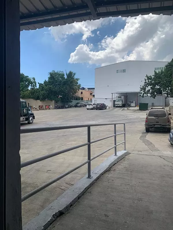 oficinas y locales comerciales - Naves en venta en Los Peralejos 2