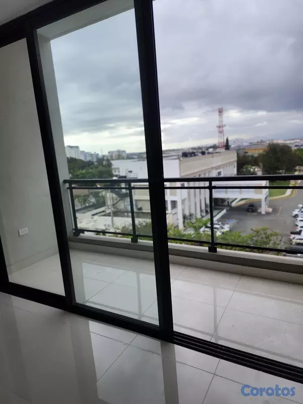 apartamentos - renacimiento alquiló una habitación 1.5 baños balcón parqueo piso 6 área social  3