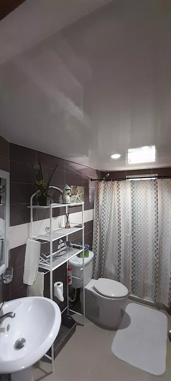 apartamentos - Apartamento 4to. Nivel con Terraza en Los Prados 7