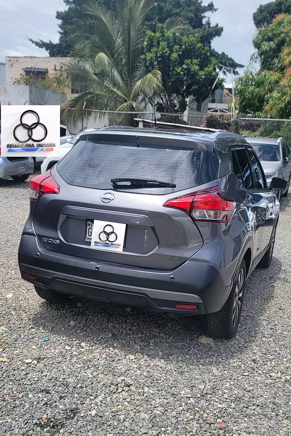 jeepetas y camionetas - NISSAN KICKS 9