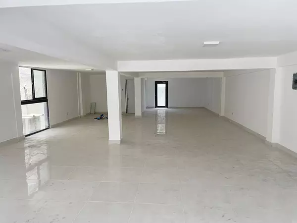 oficinas y locales comerciales - Local comercial amplio  2