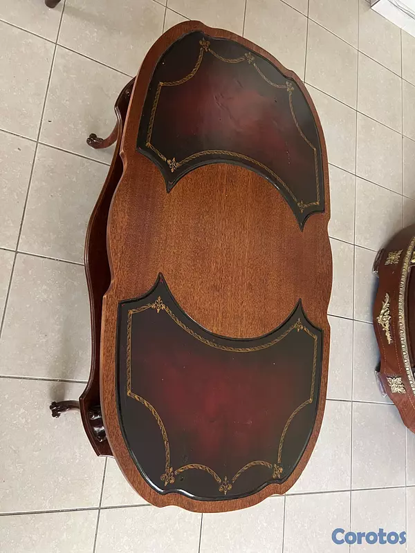 muebles y colchones - Mesa de Caoba y Cuero Tratado 7