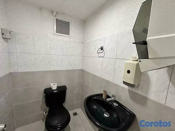 oficinas y locales comerciales - Alquilo excelente local comercial 9