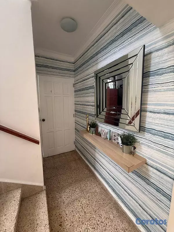 casas - Casa de 3 habitaciones 2 baños en venta en Colinas 8