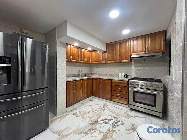 apartamentos - Apartamento en venta en Piantini de tres habitaciones 8