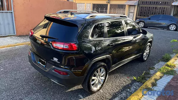jeepetas y camionetas - JEEP CHEROKEE LIMITED 4X4 2016 *COMO NUEVA* 11