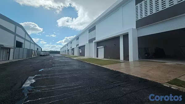 otros inmuebles - Renta de Nave Industrial en Veron 1