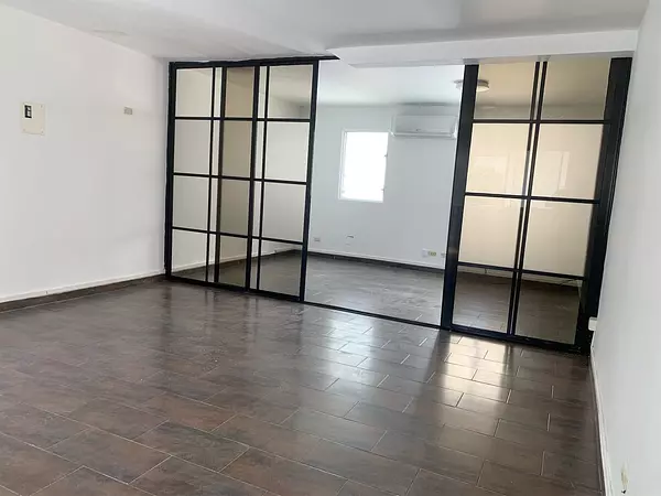 oficinas y locales comerciales - Local céntrico en bella vista 3