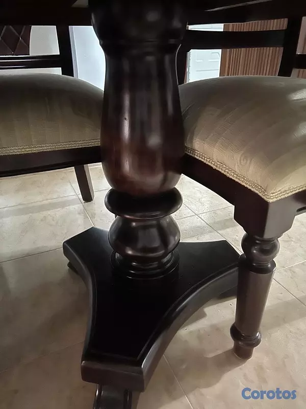 muebles y colchones - Comedor de 6 Puestos en Caoba Centenaria – Excelente Estado 2