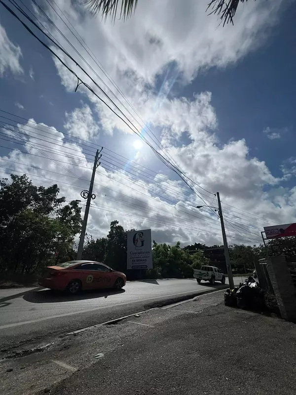 solares y terrenos - Terreno de Venta en Ave. Hispanoamericana  2
