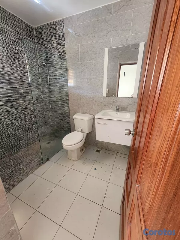 apartamentos - vendo independencia klm 9 piso 4 tres habitaciones 2.5 baños dos parqueos balcón 5