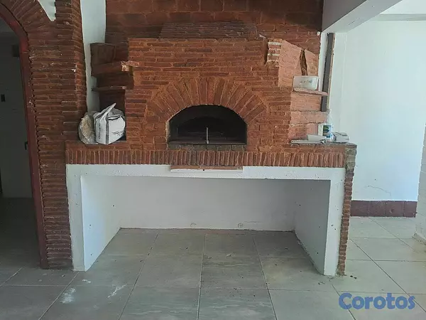 oficinas y locales comerciales - 🔵Alquilo Local 200 mts 1er piso en Julieta 9
