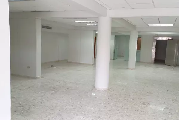 oficinas y locales comerciales - Local céntrico en Naco  4