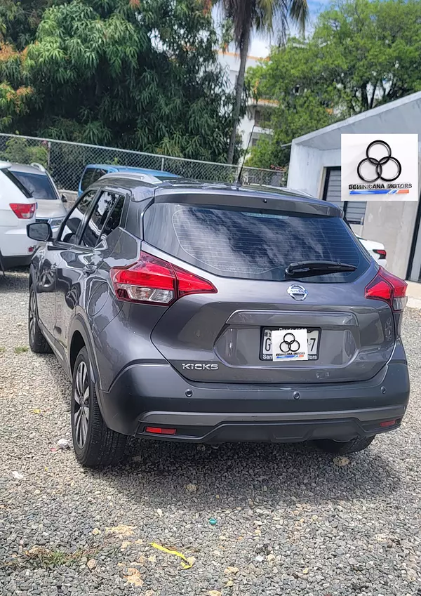 jeepetas y camionetas - NISSAN KICKS 10