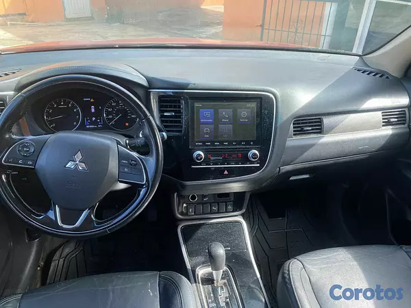 jeepetas y camionetas - MITSUBISHI OUTLANDER 2020 6