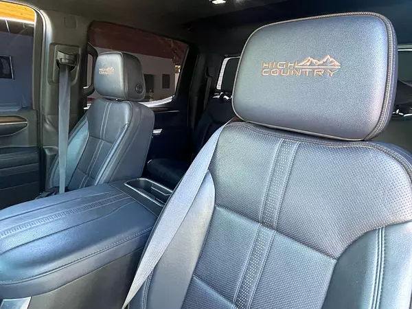 jeepetas y camionetas - chevolet silverado 2023 9