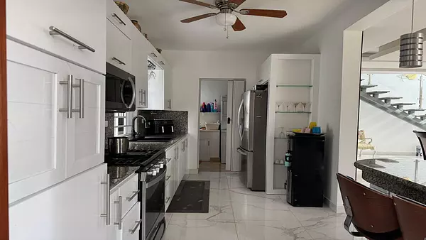 casas - VENDO casa AMUEBLADA en Higuey 8