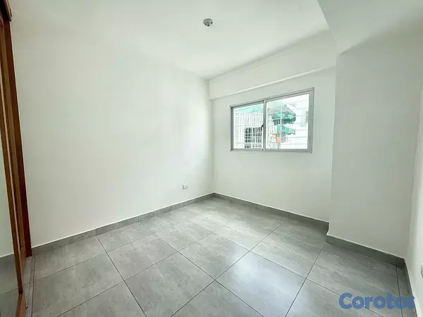 apartamentos - vendo en el millón piso 4 tres habitaciones 2.5 baños dos parqueos balcón  2