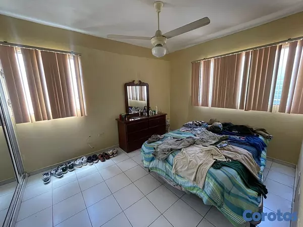 casas -  venta de casa en la avenida España Santo Domingo este  4