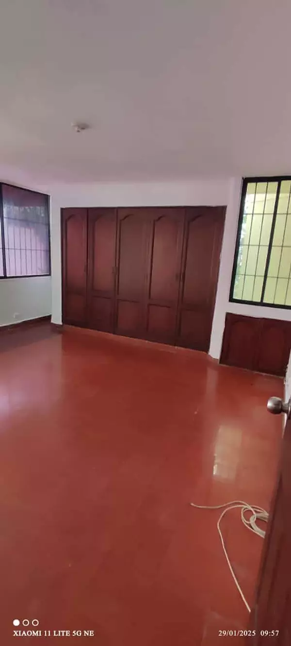 casas - Vendo casa en El Pedregal, Av. Independencia  7