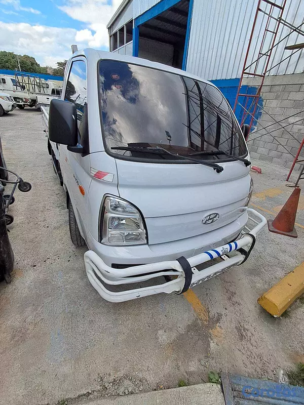 camiones y vehiculos pesados - H100 Casi Nuevo con garantia de Magna motors 2