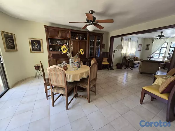 casas - 🏡 Casa Familiar Amueblada en Venta – Urbanización  8