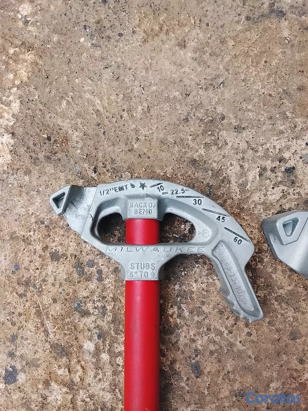 equipos profesionales - Milwaukee 2  doblas  tubos  uno  de 3/4 y uno de 1/2   y una cinta de 50  3