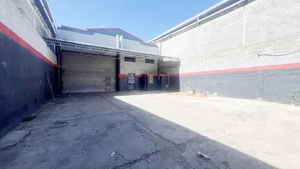 oficinas y locales comerciales - almacén grande en Villa Juana 2