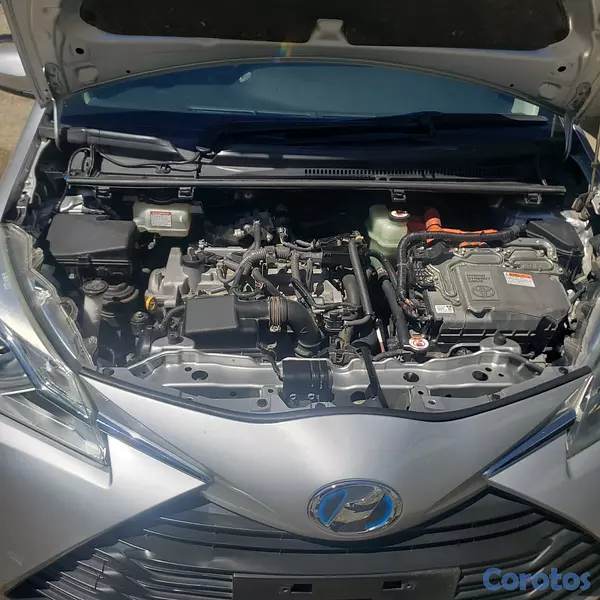 otros vehiculos - Toyota vitz 2018 negociable 10