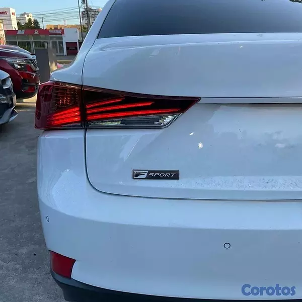 carros - Lexus IS-300 F Sport 2019 8