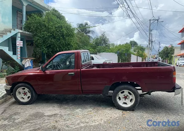 jeepetas y camionetas - Toyota hilux 1992 negociable  2