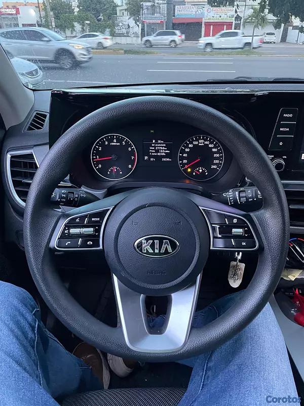 jeepetas y camionetas - Kia Seltos LX 2021 4