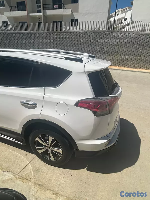 jeepetas y camionetas - Rav4 XLE 2018  9