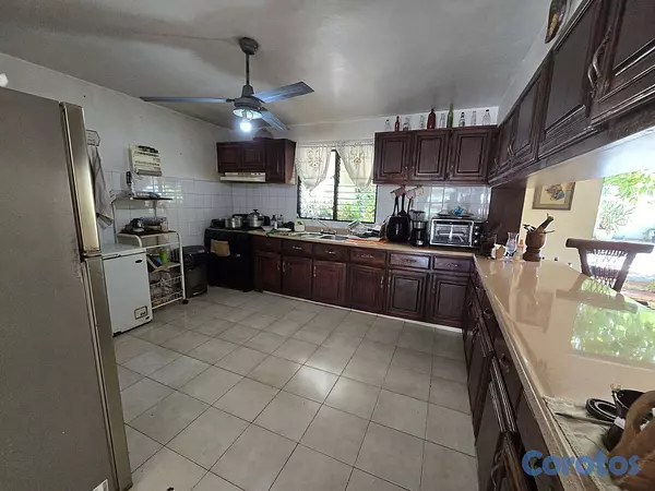 casas - 🏡 Casa Familiar Amueblada en Venta – Urbanización  5