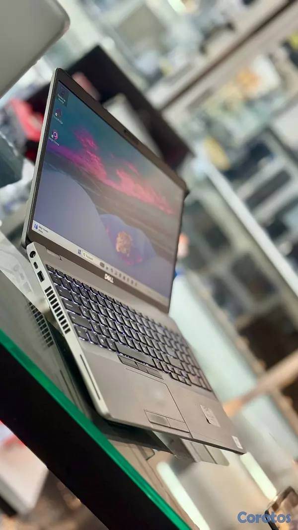 computadoras y laptops - Dell Precisión 3550 i5 10th 245gb ssd 8gb ram 3