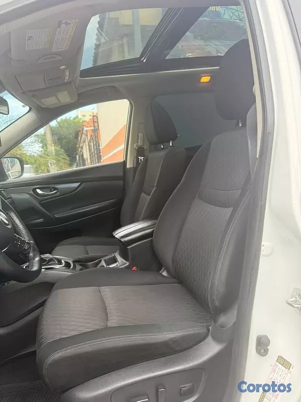 jeepetas y camionetas - Nissan Rogue SV AWD Panorámica  2020 10