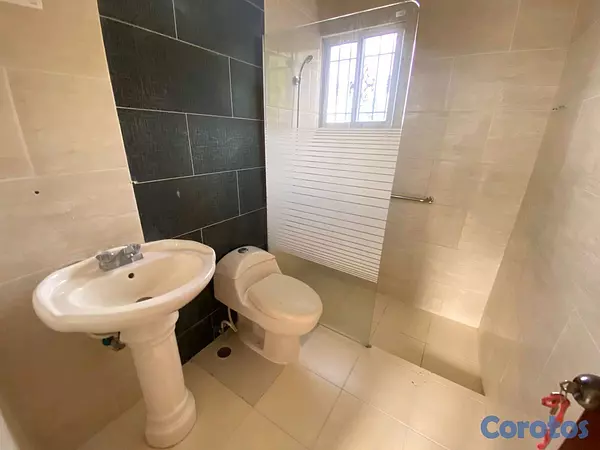 casas - Alquilo casa 2 niveles en autopista san Isidro, al lado de la Sirena  9